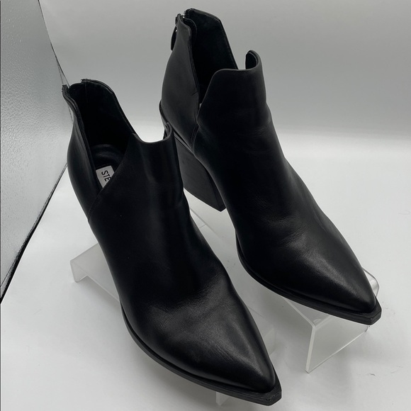 Steve Madden Alyse Black Leather Boots, back zipper, deep side V, size 9.5 M NEW - Picture 3 of 8